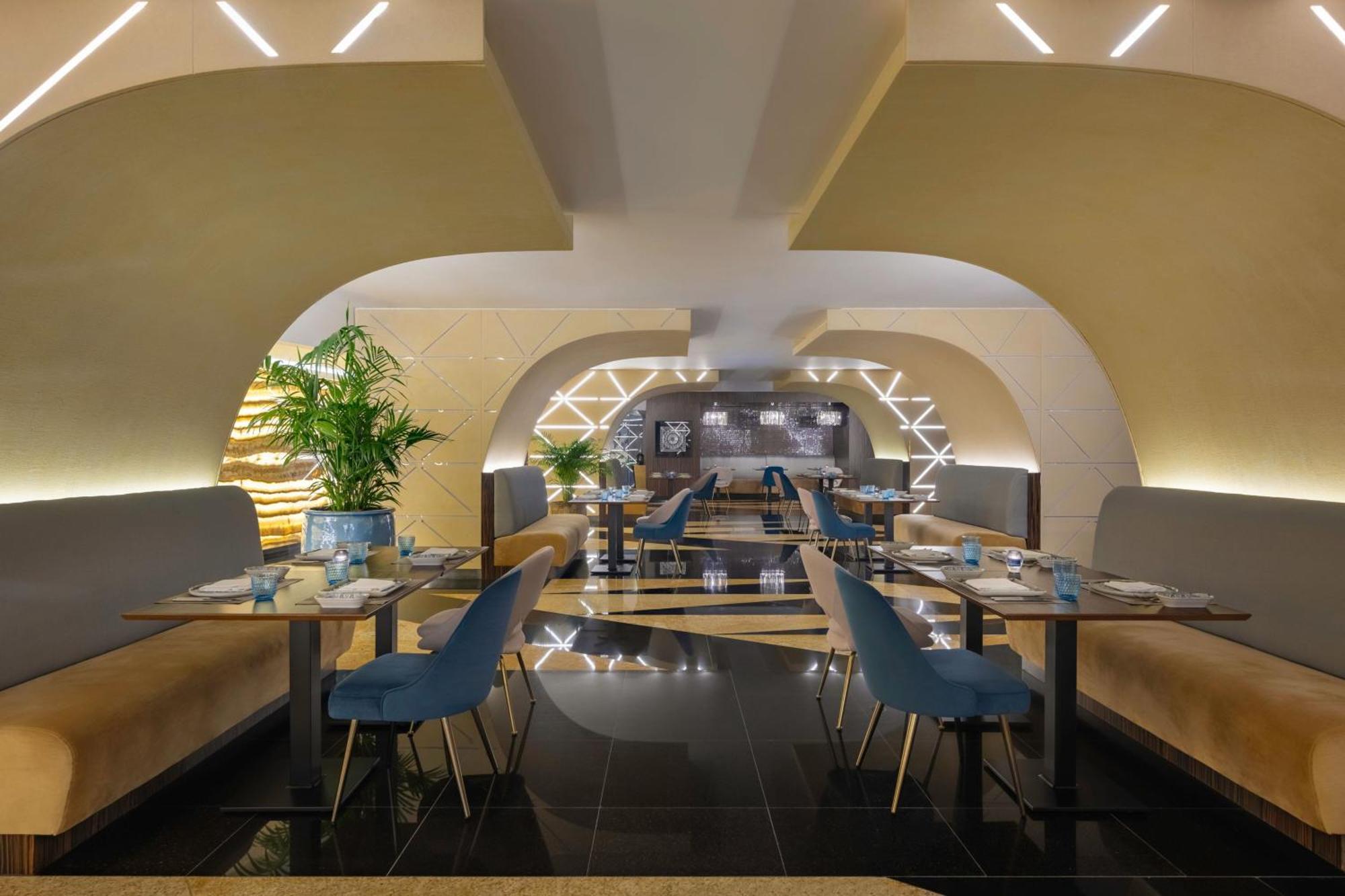 Le Meridien Center Hotel 5*