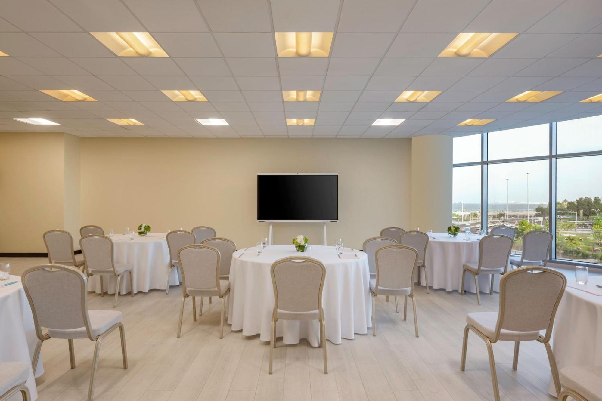 होटल Le Meridien Center