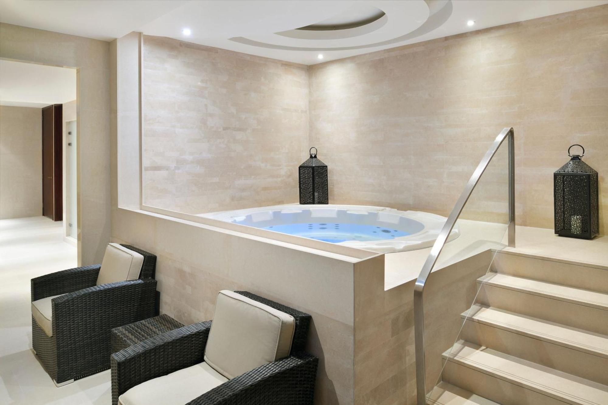होटल Le Meridien Center